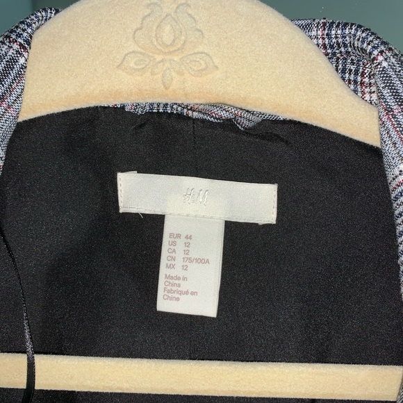 H&M women’s blazer - Picture 4 of 5